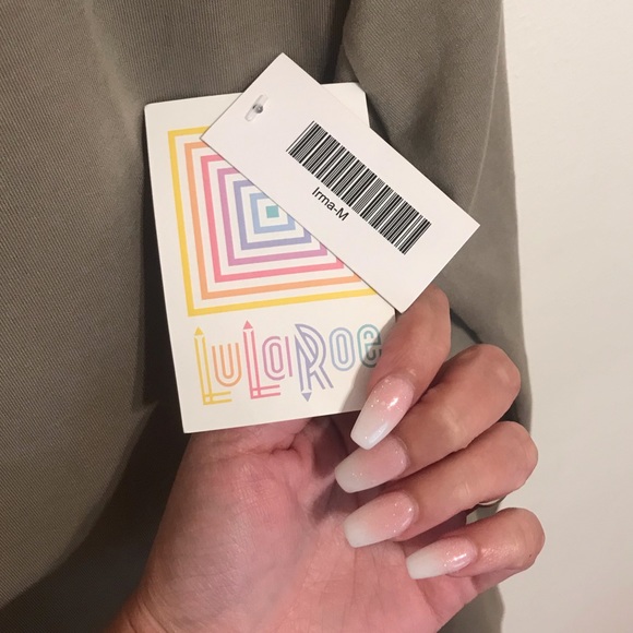 LulaRoe Irma Top - Picture 3 of 4